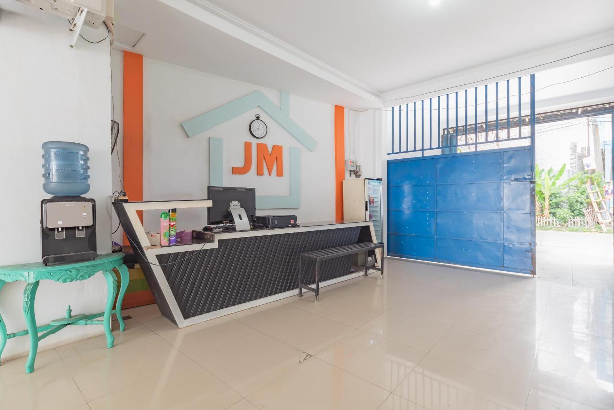 Hotel RedDoorz @ Jalan Raya Tuparev Karawang Zewnętrze zdjęcie