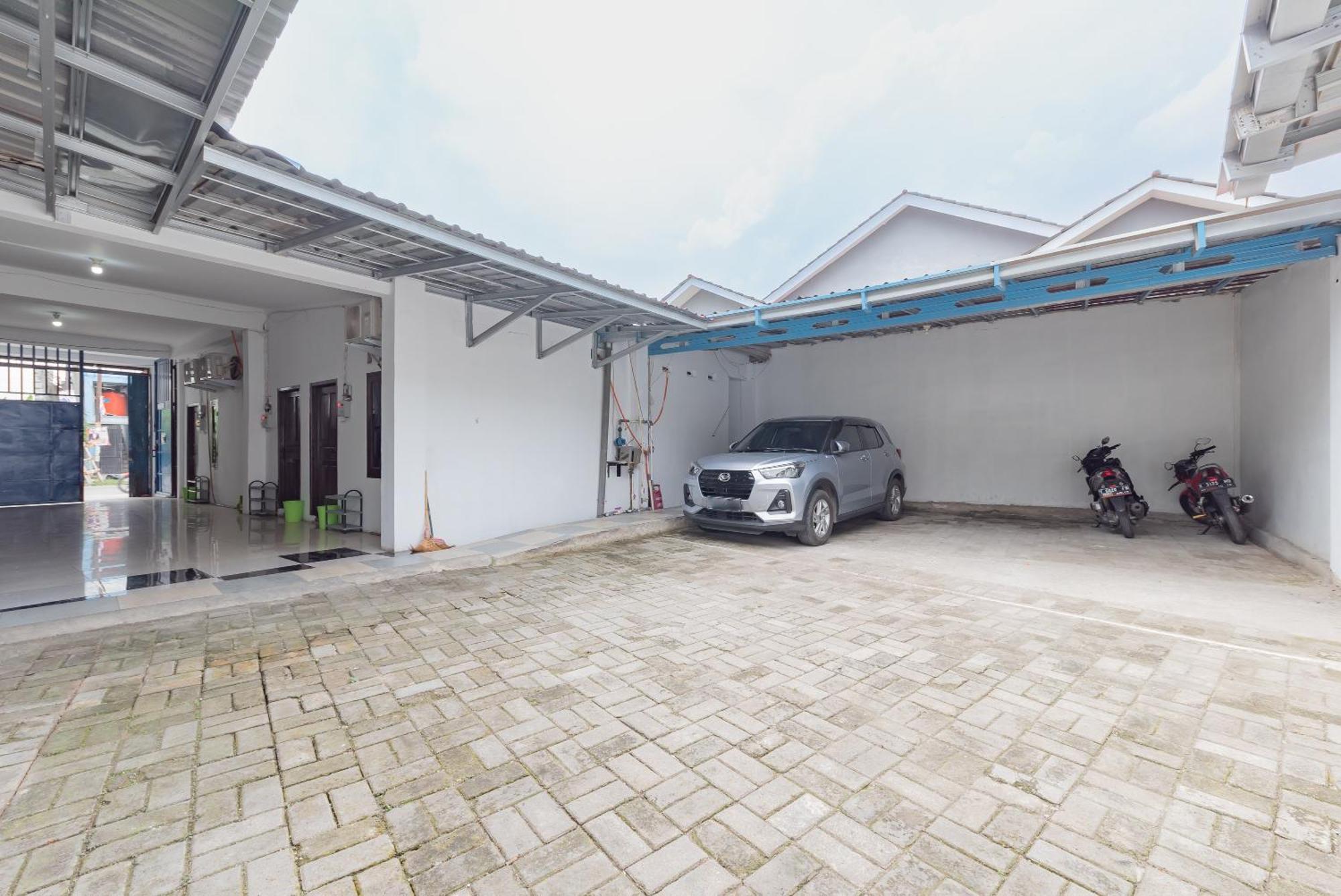 Hotel RedDoorz @ Jalan Raya Tuparev Karawang Zewnętrze zdjęcie