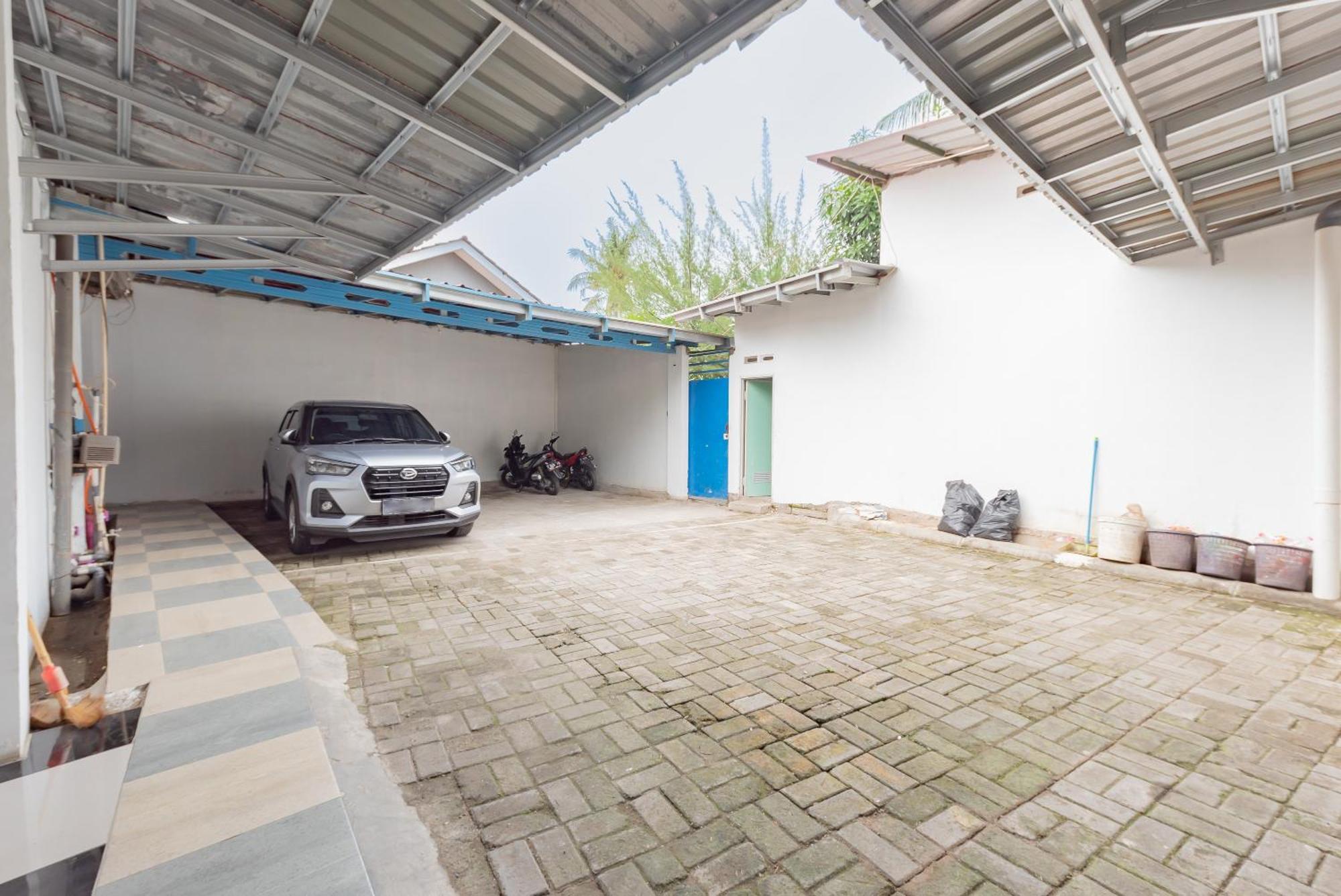Hotel RedDoorz @ Jalan Raya Tuparev Karawang Zewnętrze zdjęcie